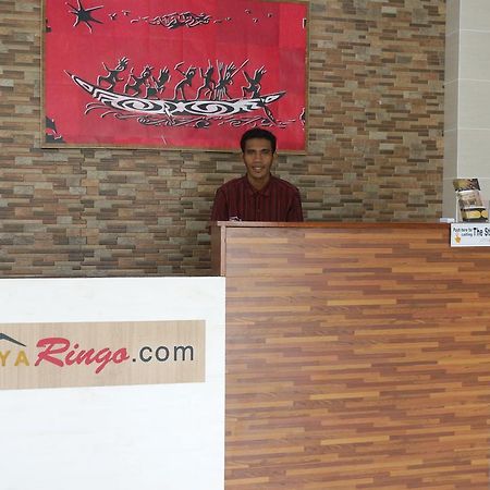 Griya Ringo Guest House Sorong Extérieur photo