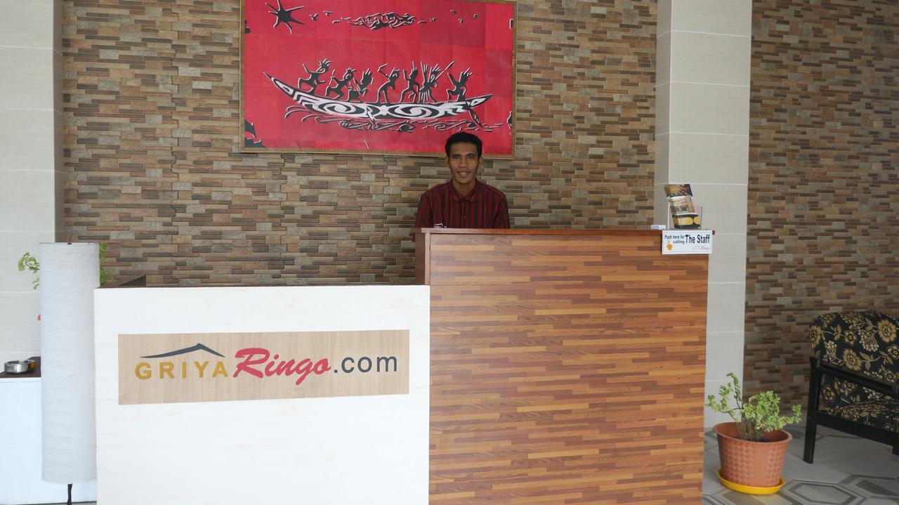 Griya Ringo Guest House Sorong Extérieur photo