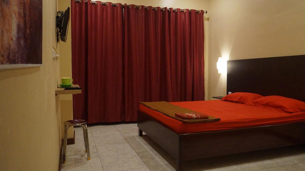 Griya Ringo Guest House Sorong Extérieur photo